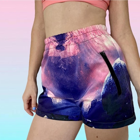 High waisted galaxy shorts - Picture 5 of 6